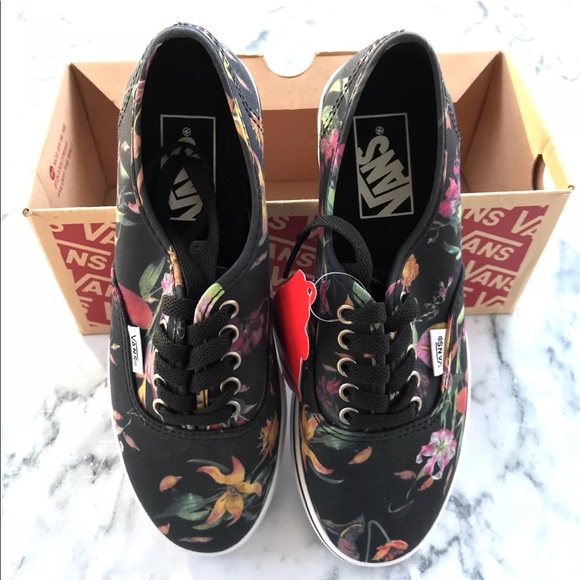 Vans Shoes - VANS Authentic Lo Pro (Black Bloom) Black/White
